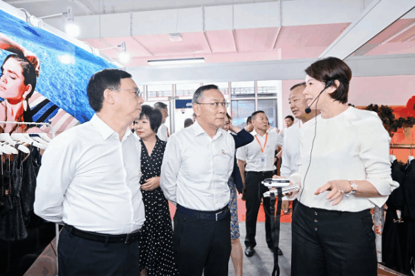 &ldquo;泳&rdquo;動興城！2024東北亞（興城）國際泳裝博覽會開幕