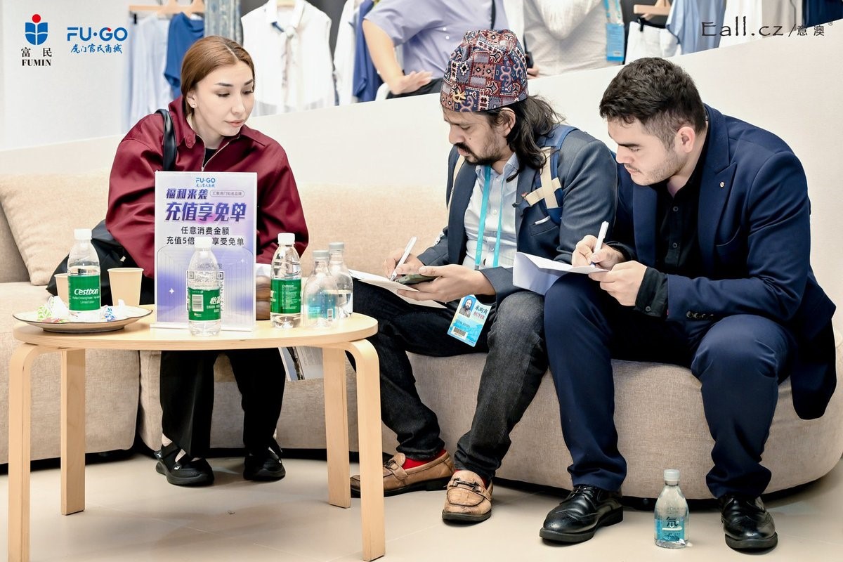 秀展同步即看即訂！虎門服裝品牌2026秋冬發布訂貨會啟幕